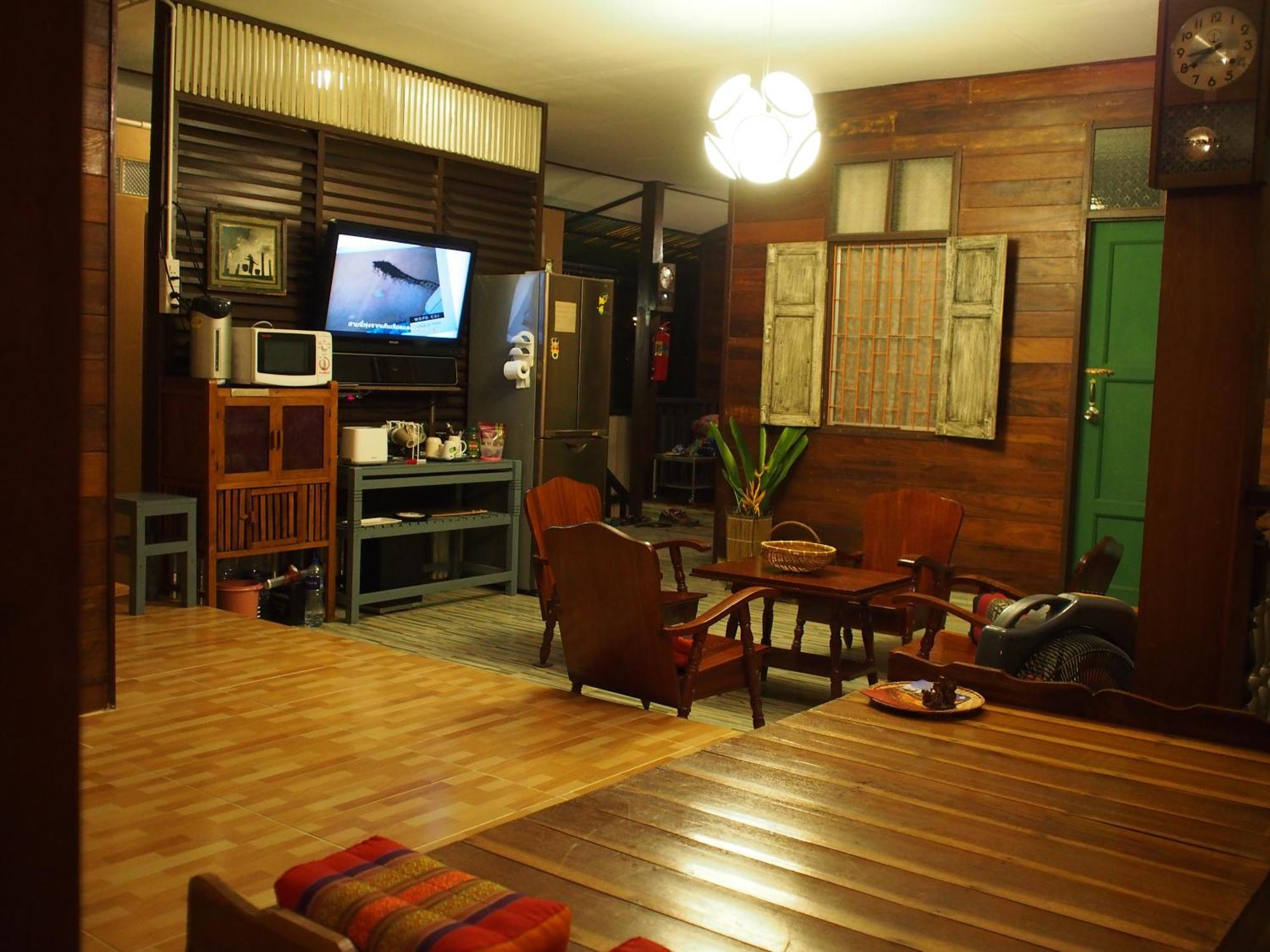 Chommuang Guest House 프라 나콘 시 아유타야 외부 사진